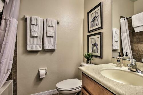 Central Townhome With Pool Access About 10 Min To Disney!