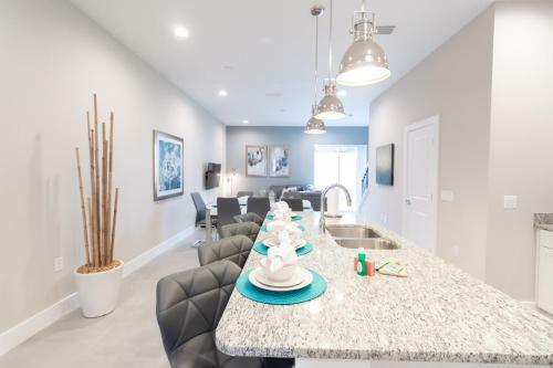 New 4 Br 4 Ba Villa Ground Zero To Theme Parks