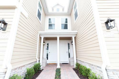 New 4 Br 4 Ba Villa Ground Zero To Theme Parks