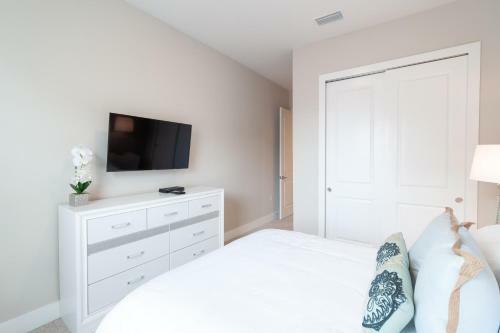 New 4 Br 4 Ba Villa Ground Zero To Theme Parks