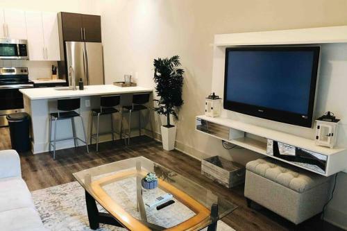 Cozy & Modern Apartment In Midtown Atlanta