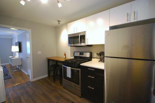 Brookwood Courtyard By Bca Furnished Apartments