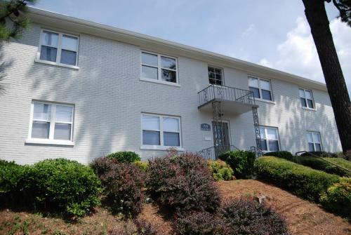 Brookwood Courtyard By Bca Furnished Apartments
