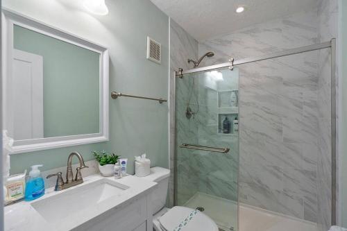 Gathering Gable-5 Bdrm Sleeps 10 - 10 Min To Downtwn