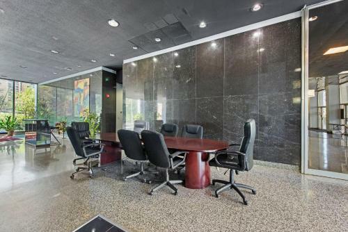 Apartamento 804 Free Parking Modern Downtown Apt, Great Wifi