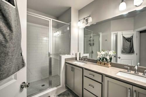 Atlanta Townhome With Deck About 6 Mi To Downtown!