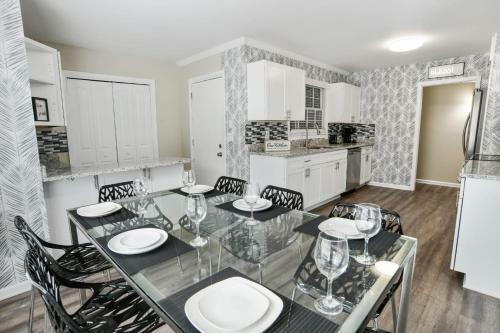 5 Mins From Airport Family Friendly Home