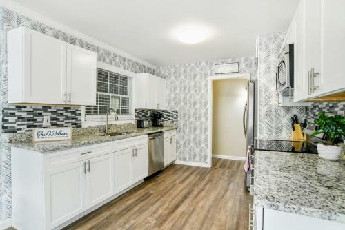 5 Mins From Airport Family Friendly Home