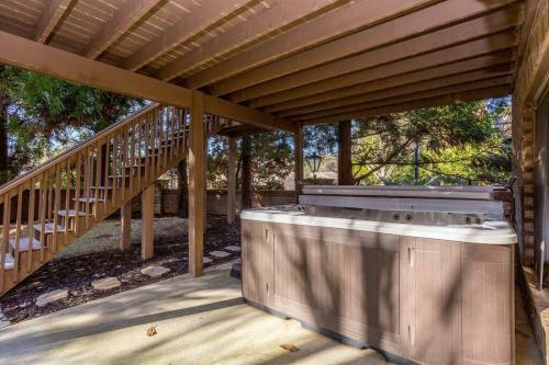 Beautiful 5br 5ba With Hot Tub In Sandy Springs