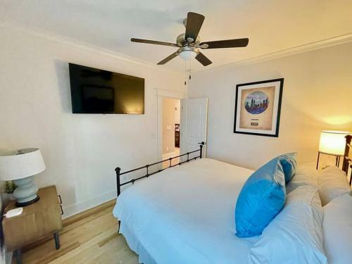 Modern 4br 2ba Home W/ Porch Swing - Walk&bike Atl