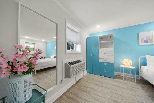 Apartamento Local And Colorful Studio With Parking In Top Location
