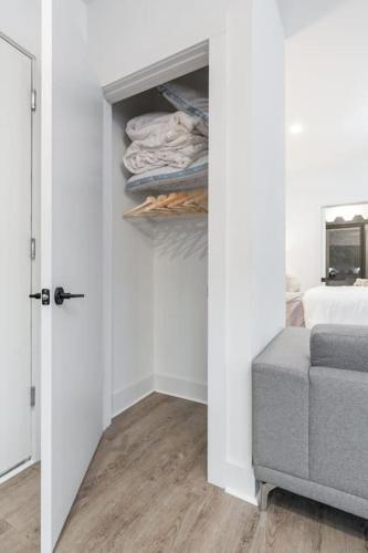 Studio9forty Apartment 40 With Queen Bed Sleeps 2