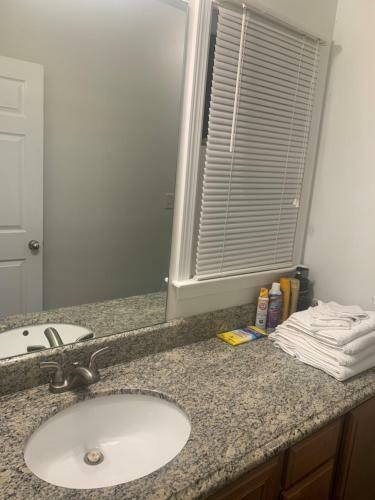 Hostal Maison de Jeanty (Private Entry Suite/marta Train/mb Stadium/beltline)