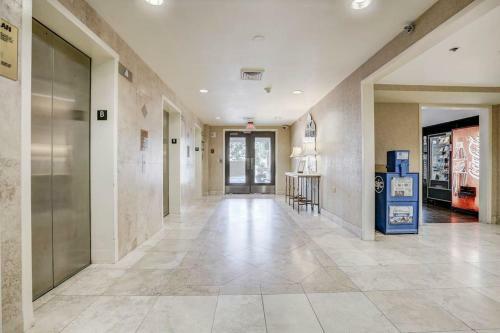 Traditional 1bed 1bath Condo Downtown Atlanta