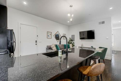 Apartamento Studio9forty 1br Midtown Oasis