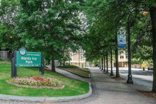 Put Your Feet Up 1bed 1 Bath Condo Downtown Atl
