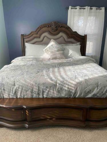 King Size Bed Suite Home In Atlanta