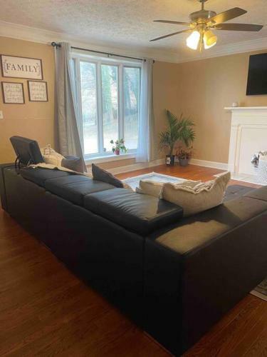 King Size Bed Suite Home In Atlanta