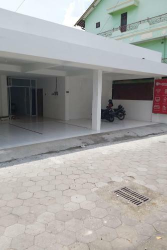 Hotel Reddoorz Near Gor Uny