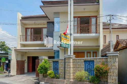 Hotel Ratmono House Syariah Yogya Redpartner
