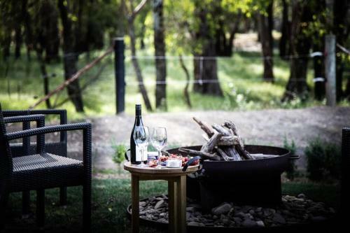 The Glenn Farmhouse On Ovens River