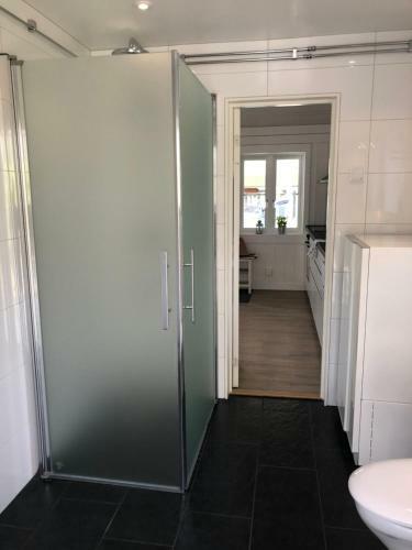 Lodge H�llestrand Cottage -sillen
