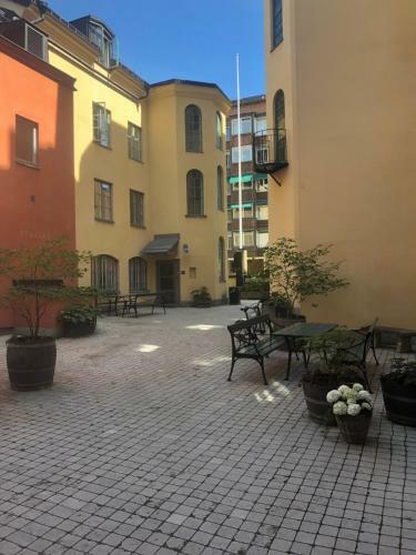 Classic & Light 2 Room Apartment In Sofo, 60 Sqm