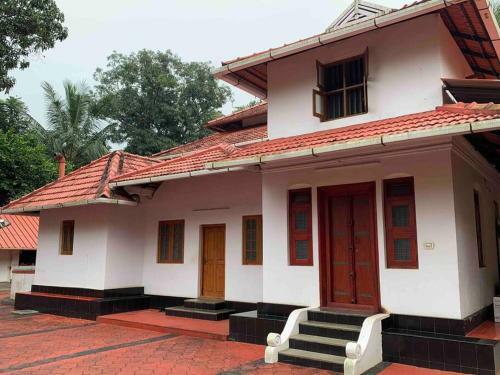 Chenampatta House - 4 Bedroom Cabin