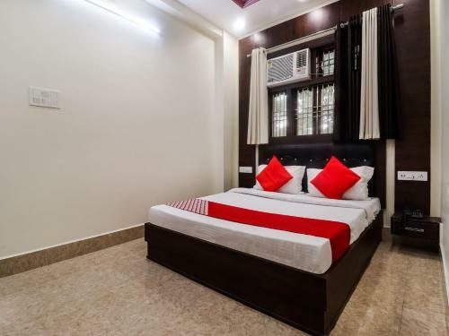 Oyo 27790 Hotel Adhiraj Palace