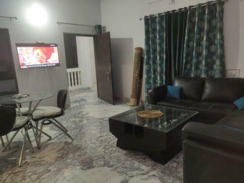 2 Bhk Independent Home Stay - Kamal Kunj