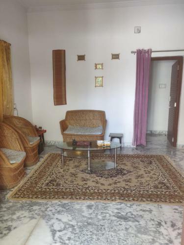 2 Bhk Independent Home Stay - Kamal Kunj