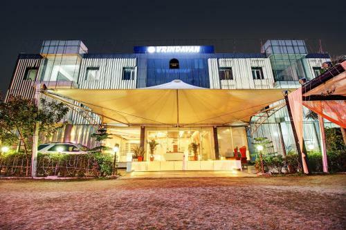 Townhouse Oak 46940 Hotel Vrindavan
