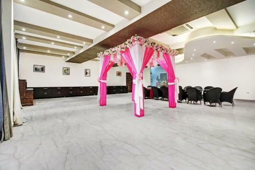 Townhouse Oak 46940 Hotel Vrindavan