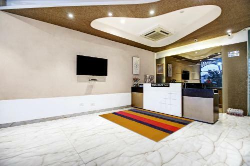Townhouse Oak 46940 Hotel Vrindavan