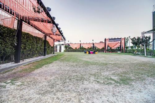 Townhouse Oak 46940 Hotel Vrindavan