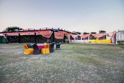 Townhouse Oak 46940 Hotel Vrindavan