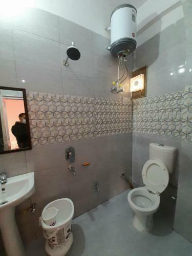Hostal City Crown Guest House