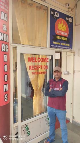 Hostal City Crown Guest House