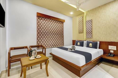 Hotel Townhouse Oak Sharoz Residency