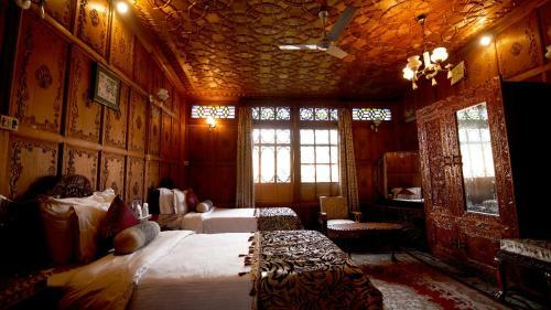 Hotel Meena Group Houseboats