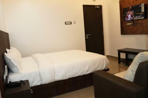 Hotel Cs Arunachala Residency