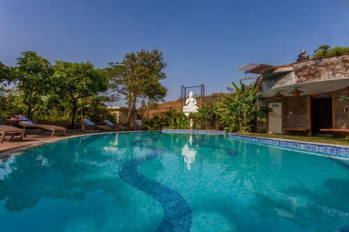 Villa Saffronstays Whispering Windmill