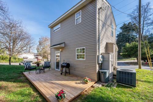 The Holly House In Downtown Demorest Home