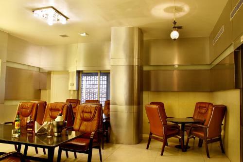 Hotel Dsf Grand Plaza
