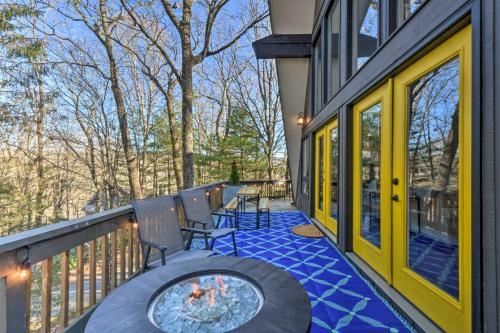 Spacious And Newly Remodeled A-frame With 2 Decks