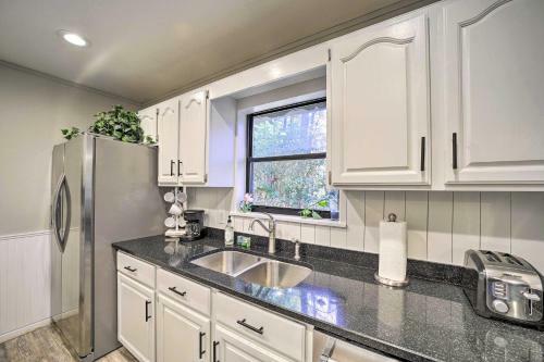 Apartamento Sky Valley Resort Home With Tree-lined Views!