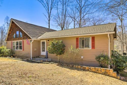 Lakefront Cottage With Boat Slip And Sun Deck!