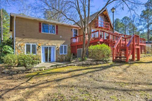Lakefront Cottage With Boat Slip And Sun Deck!