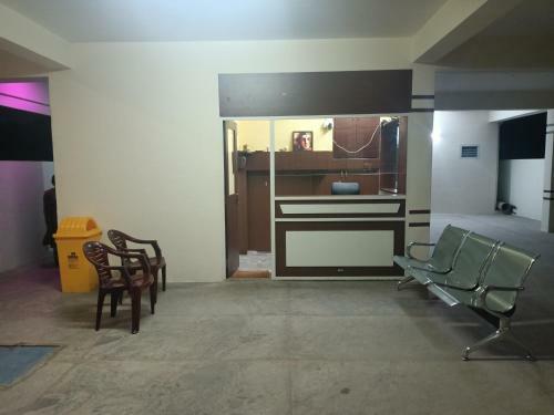 Four Seasons Home Stay