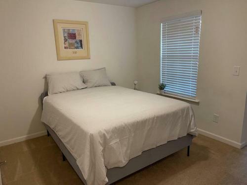 Luxury & Spacious Getaway W/king Bed & Pool Table